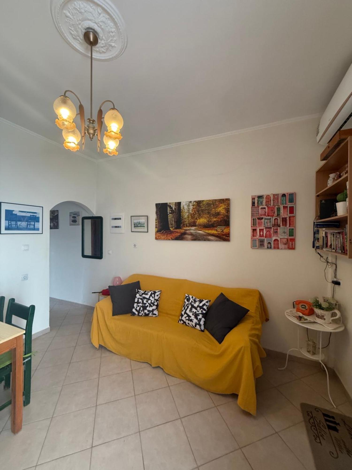 2-bedroom Blue & White House With Garden And Platanias (Crete)