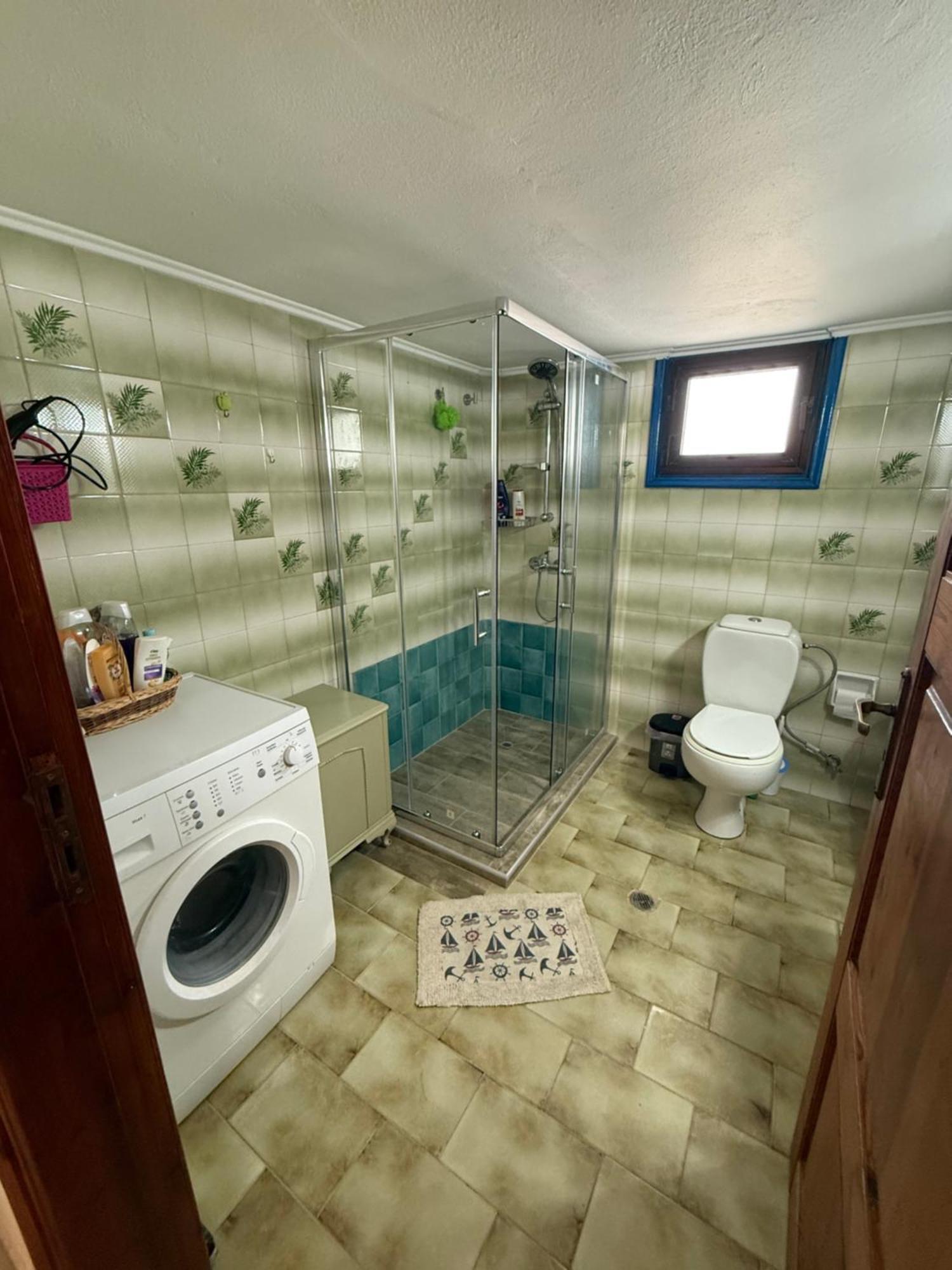 Holiday home 2-bedroom Blue & White House With Garden And